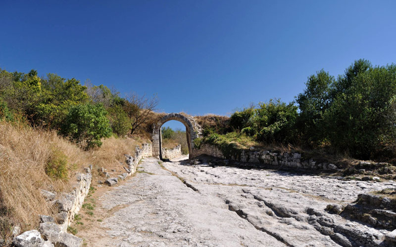 Пещерный город Чуфут-Кале в Крыму