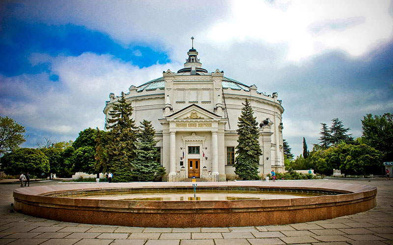 Здание Панорамы в Севастополе